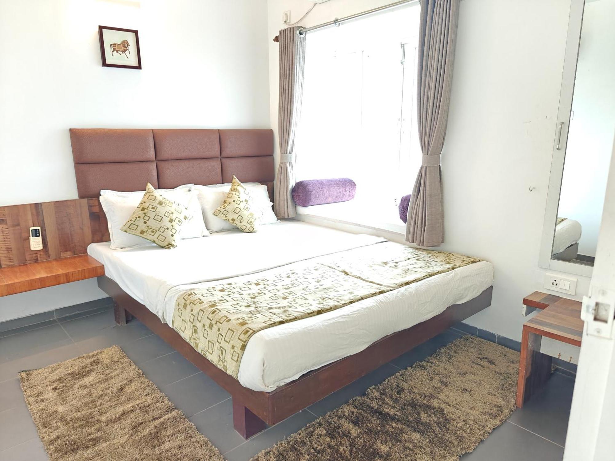 Chandralok Service Apartments Kolhapur Exterior photo