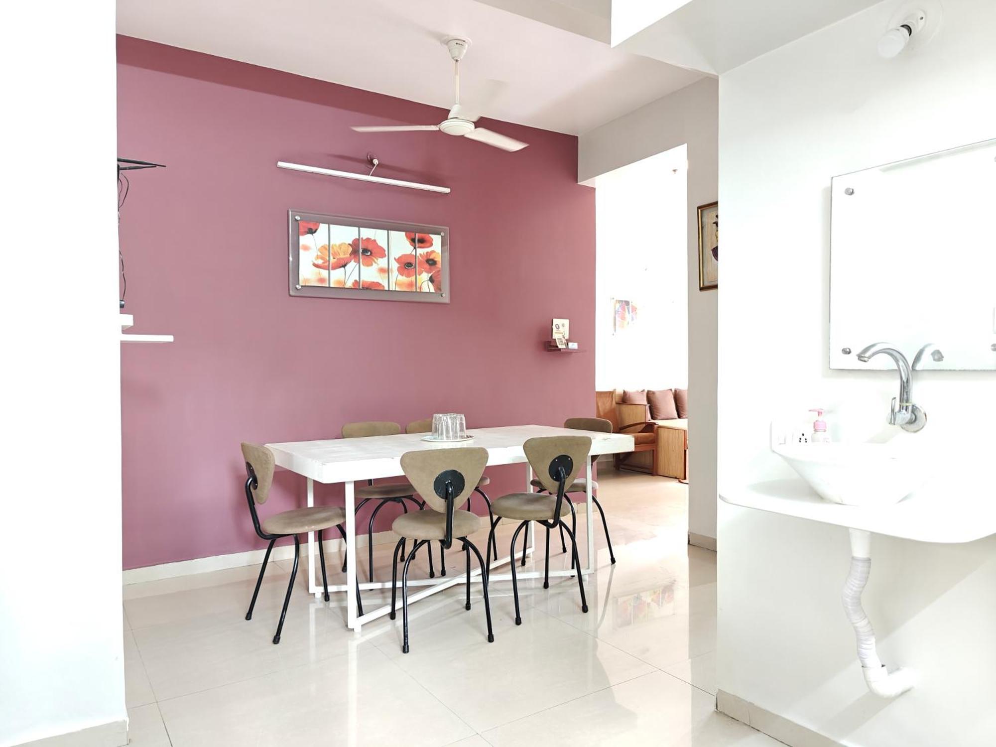 Chandralok Service Apartments Kolhapur Room photo